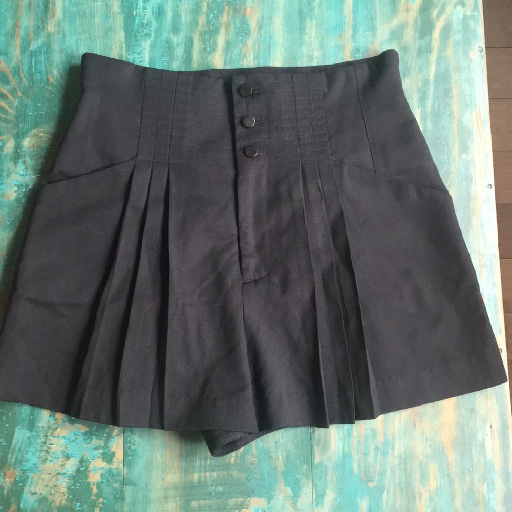 Catherine Malandrino pleated shorts ✨